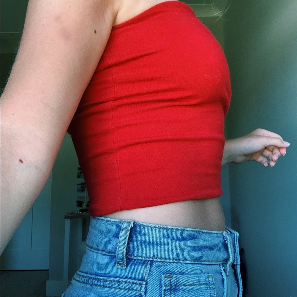 TRENDY BRANDY MELVILLE TUBE TOP